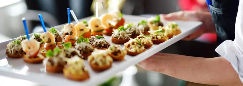 Plateau de bouchées pour un cocktail dînatoire